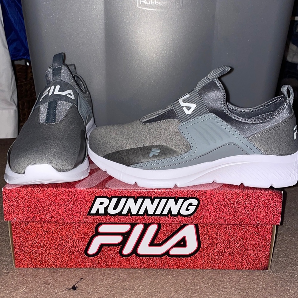 FILA Running Shoe | Size 8 | Gray